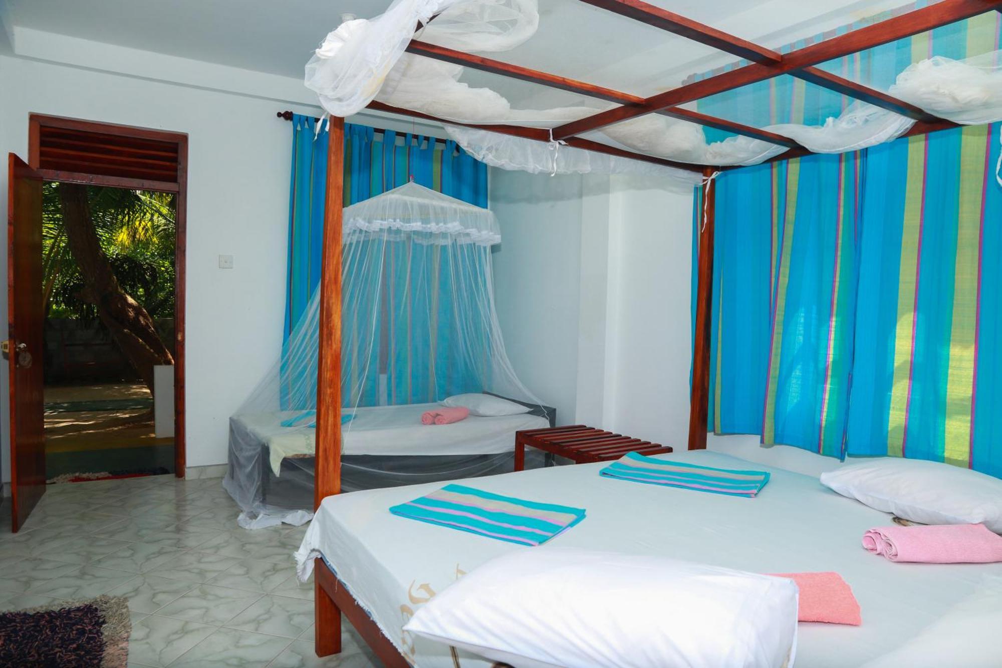 Panorama Rock Cafe Bed and Breakfast Tangalle Buitenkant foto