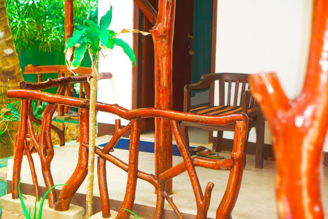 Panorama Rock Cafe Bed and Breakfast Tangalle Buitenkant foto