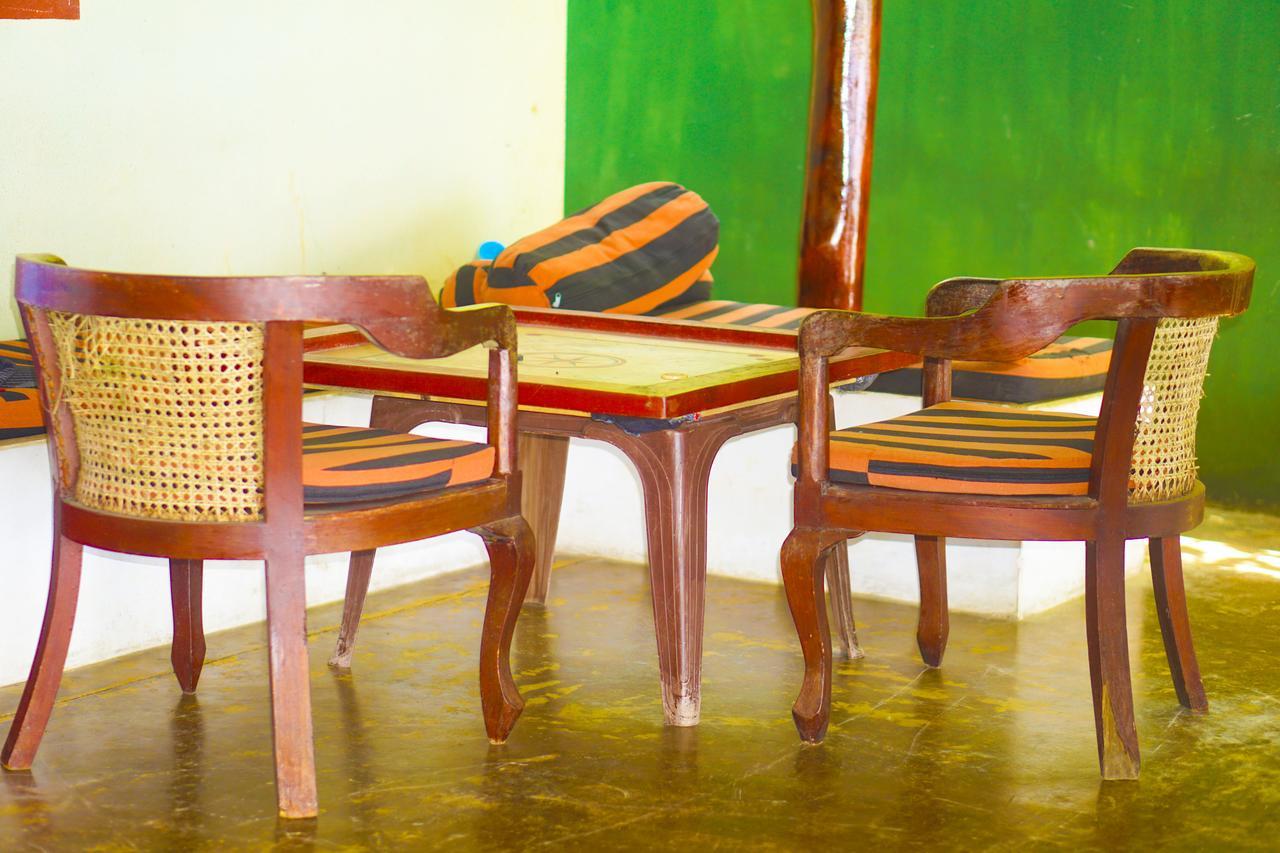 Panorama Rock Cafe Bed and Breakfast Tangalle Buitenkant foto