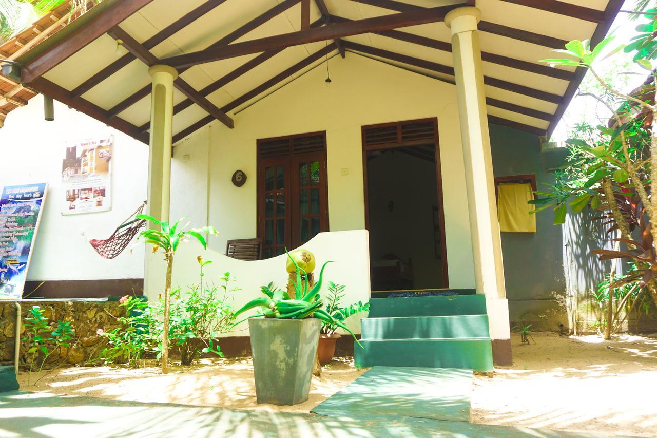 Panorama Rock Cafe Bed and Breakfast Tangalle Buitenkant foto