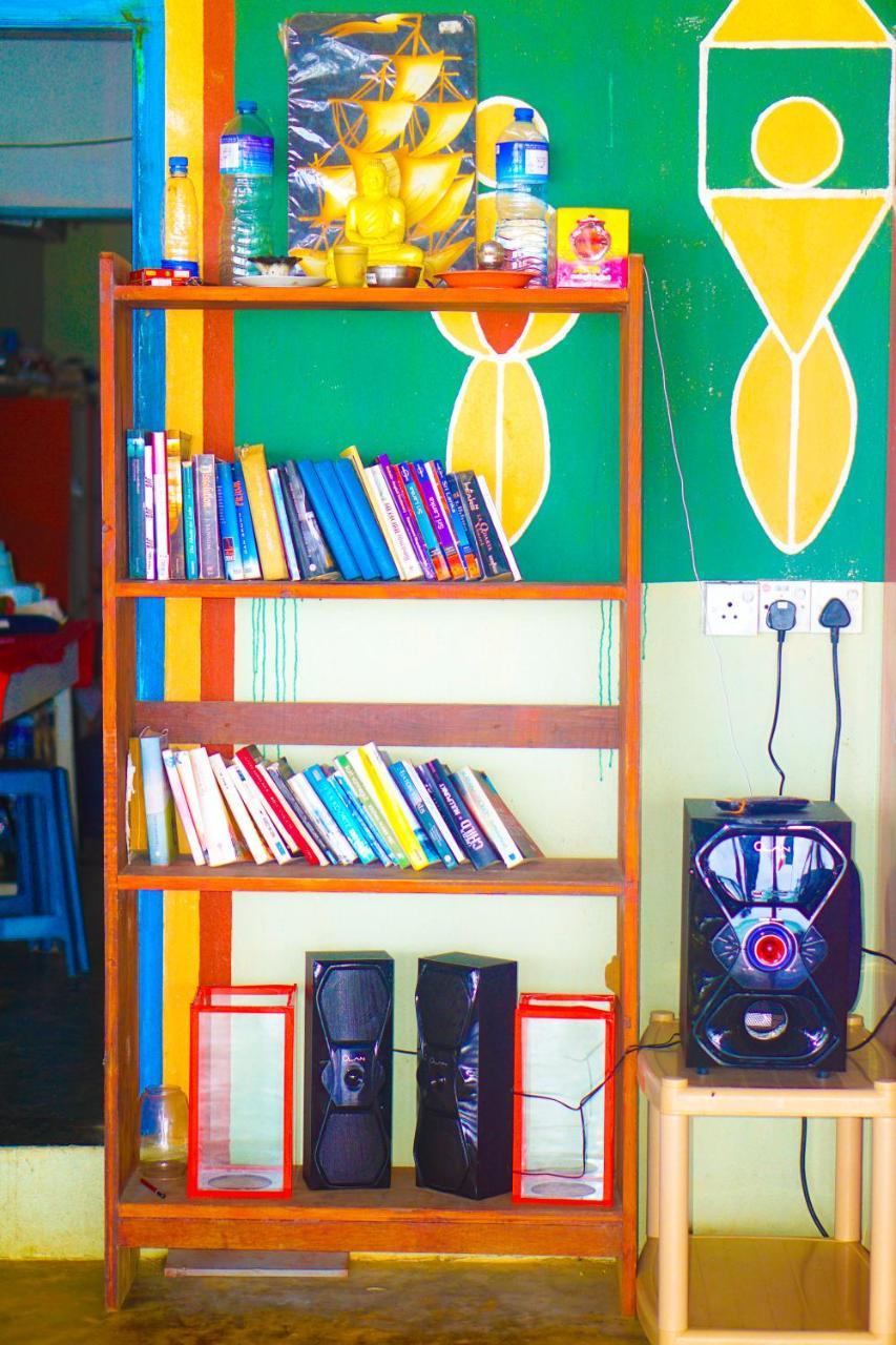 Panorama Rock Cafe Bed and Breakfast Tangalle Buitenkant foto