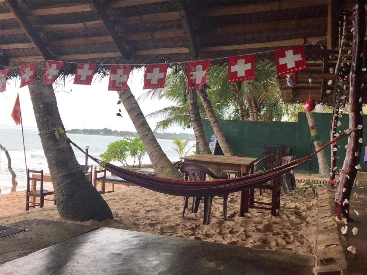 Panorama Rock Cafe Bed and Breakfast Tangalle Buitenkant foto